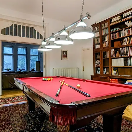 Magyaros-szecesszios