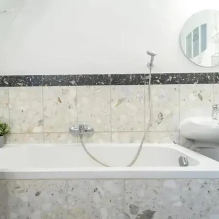 Magyaros-szecesszios