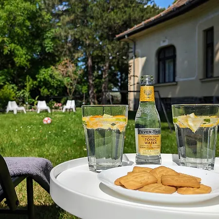 Magyaros-szecesszios