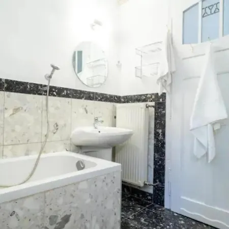Magyaros-szecesszios Apartman