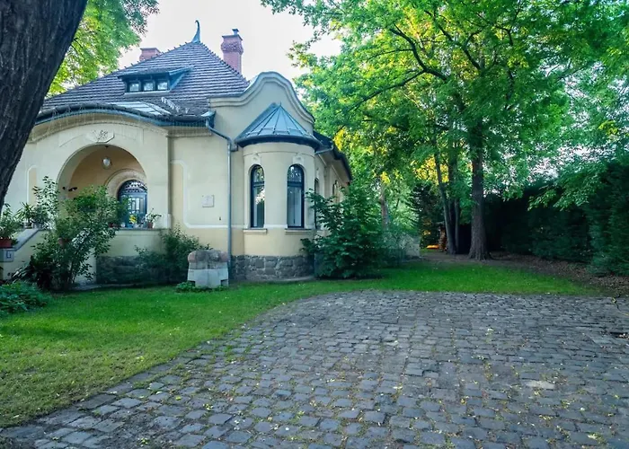 Magyaros-szecesszios * Budapesta